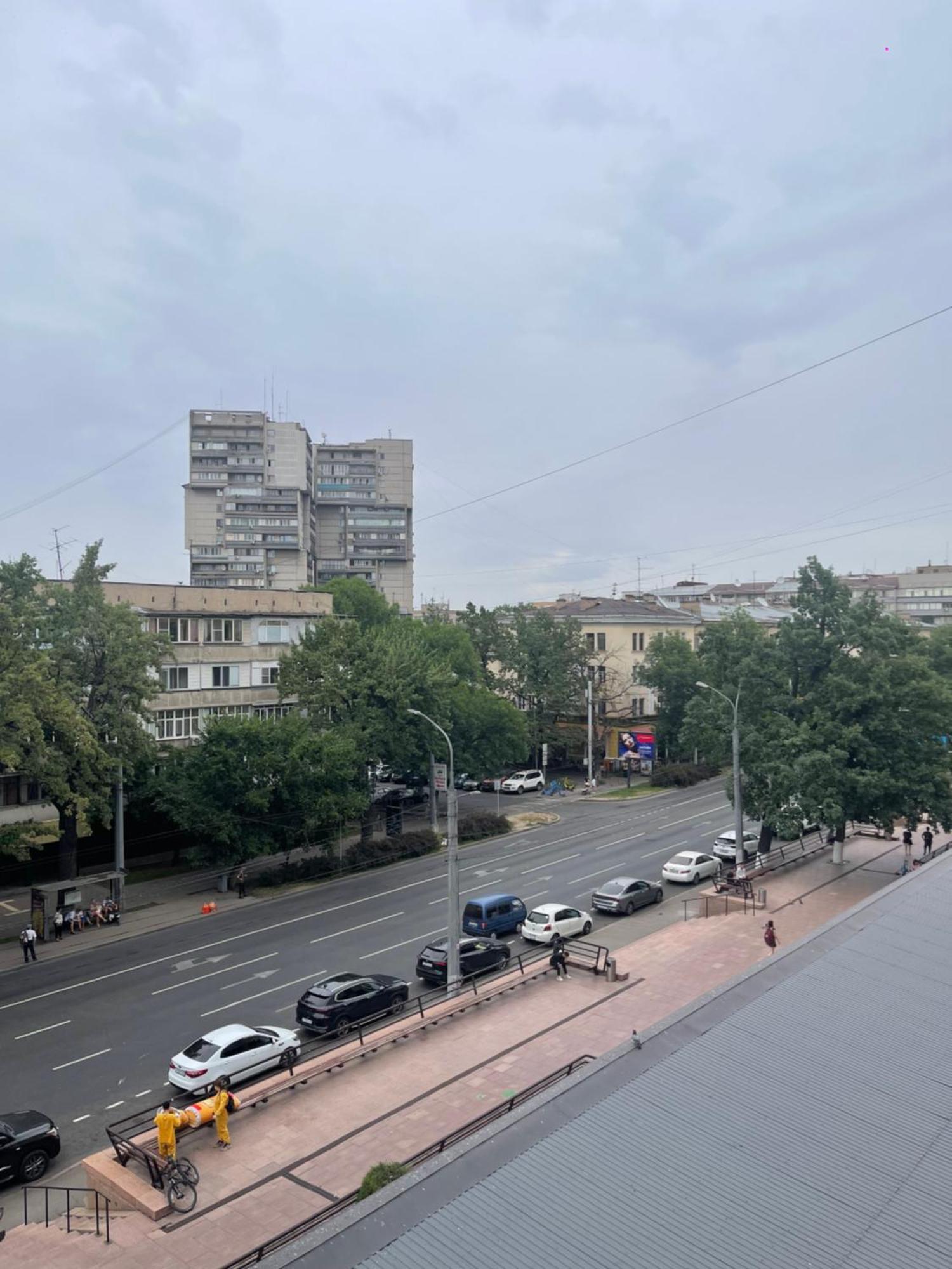 Двухкомнатная Квартира На Арбате Almatî Exterior foto